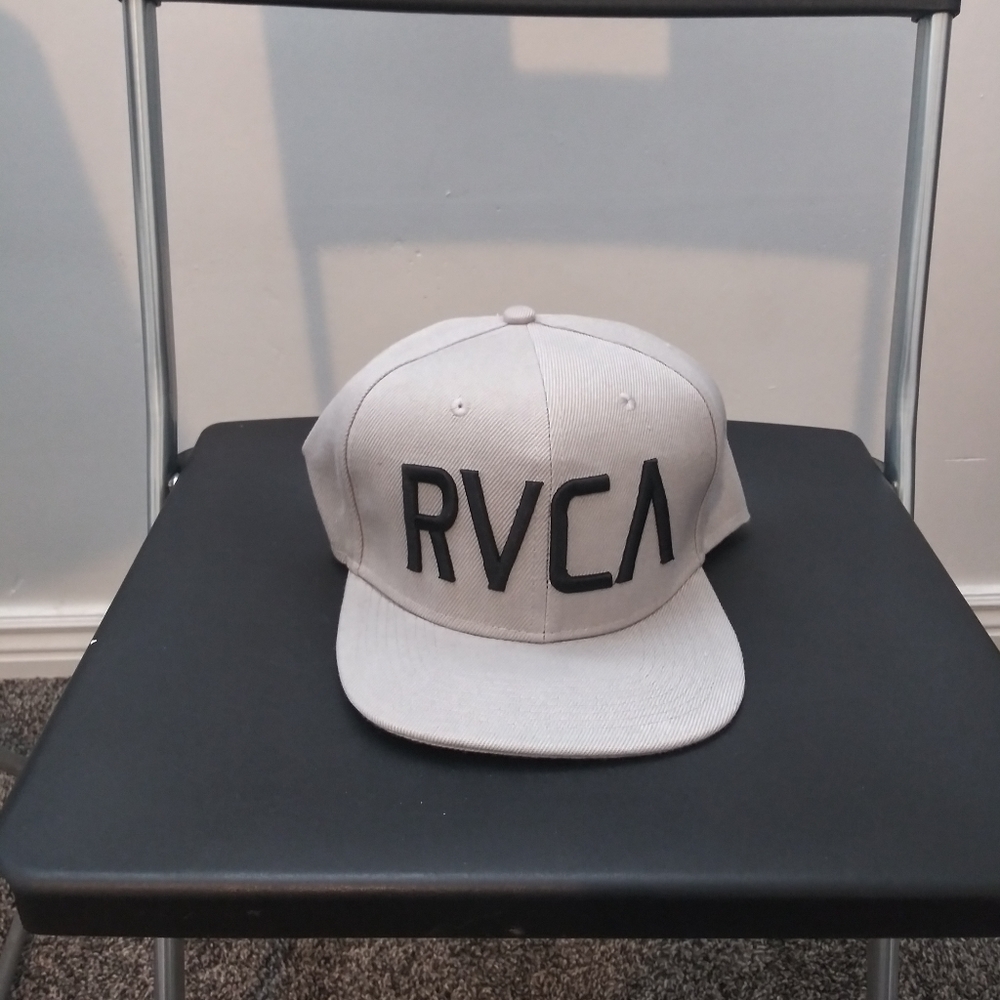 RVCA SNAPBACK HATS
